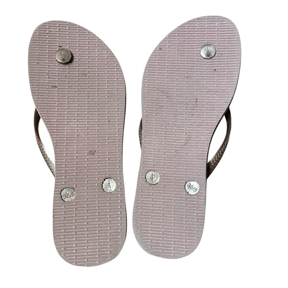 Havaianas | Tropical Floral Animal Print Flip Flops - Picture 7 of 7